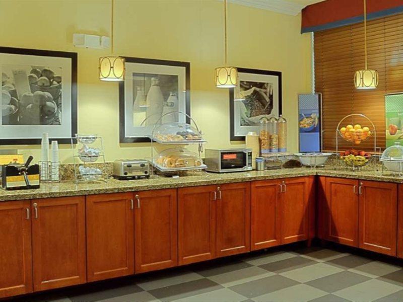 Hampton Inn West Palm Beach Central Airport Eksteriør billede